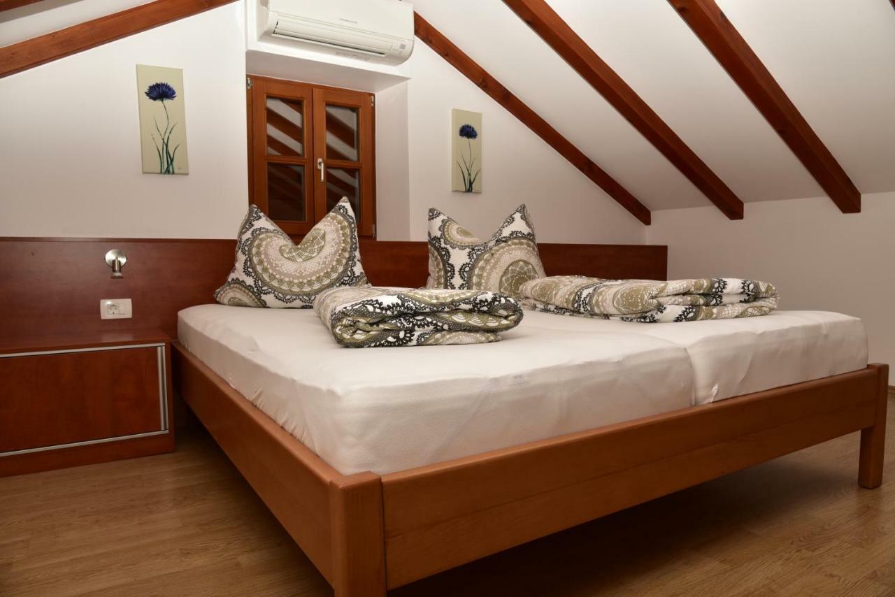 Villa Finka Малинска Экстерьер фото