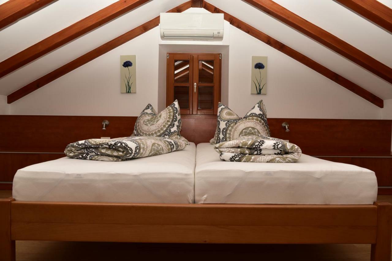 Villa Finka Малинска Экстерьер фото